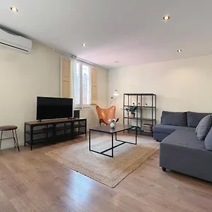 spacious-family-apartment-with-big-terrace.topbarcelonahotels.com/